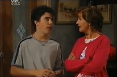 Stingray Timmins, Susan Kennedy in Neighbours Episode 4487
