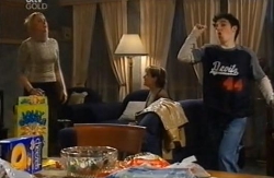 Janelle Timmins, Susan Kennedy, Stingray Timmins in Neighbours Episode 4610