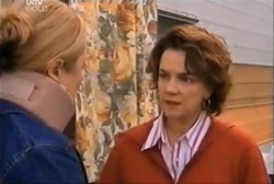 Janelle Timmins, Lyn Scully in Neighbours Episode 