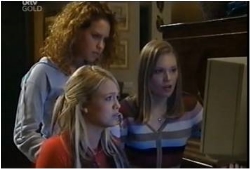 Serena Bishop, Sky Bishop, Lana Crawford in Neighbours Episode 