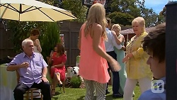 Lou Carpenter, Susan Kennedy, Terese Willis, Georgia Brooks, Matt Turner, Lauren Turner, Sheila Canning, Bailey Turner in Neighbours Episode 6892