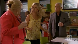 Sheila Canning, Georgia Brooks, Lou Carpenter in Neighbours Episode 