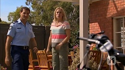 Matt Turner, Lauren Turner in Neighbours Episode 