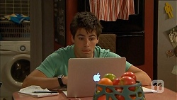 Chris Pappas in Neighbours Episode 