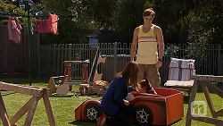 Amanda Lim, Kyle Canning in Neighbours Episode 