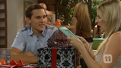 Josh Willis, Amber Turner in Neighbours Episode 