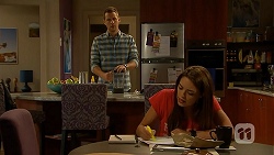 Mark Brennan, Paige Novak in Neighbours Episode 6933