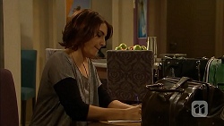 Naomi Canning in Neighbours Episode 