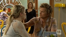 Amber Turner, Terese Willis, Daniel Robinson in Neighbours Episode 