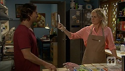 Brad Willis, Lauren Turner in Neighbours Episode 