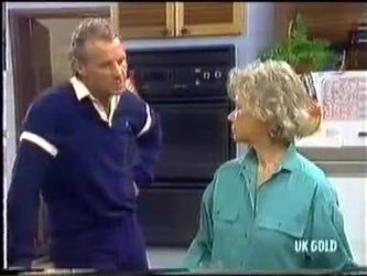 Jim Robinson, Helen Daniels in Neighbours Episode 0450