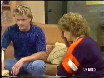 Henry Mitchell, Madge Mitchell in Neighbours Episode 0450