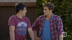 Chris Pappas, Kyle Canning in Neighbours Episode 6946