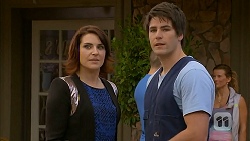 Naomi Canning, Chris Pappas in Neighbours Episode 