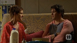 Susan Kennedy, Chris Pappas in Neighbours Episode 