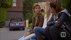 Daniel Robinson, Amber Turner, Paige Novak in Neighbours Episode 
