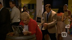 Sheila Canning, Alan Haywood in Neighbours Episode 6958