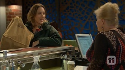 Sonya Rebecchi, Sheila Canning in Neighbours Episode 6961