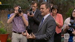 Paul Robinson in Neighbours Episode 