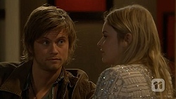 Daniel Robinson, Amber Turner in Neighbours Episode 