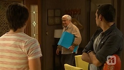 Chris Pappas, Lou Carpenter, Nate Kinski in Neighbours Episode 