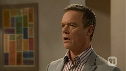 Paul Robinson in Neighbours Episode 6975