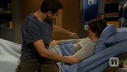 Nate Kinski, Chris Pappas in Neighbours Episode 6984