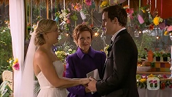 Georgia Brooks, Susan Kennedy, Kyle Canning in Neighbours Episode 