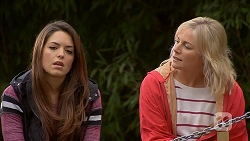 Paige Novak, Lauren Turner in Neighbours Episode 