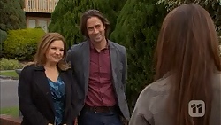 Terese Willis, Brad Willis, Paige Novak in Neighbours Episode 