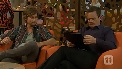 Daniel Robinson, Paul Robinson in Neighbours Episode 