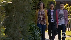 Alice Azikiwe, Paige Novak, Bailey Turner in Neighbours Episode 