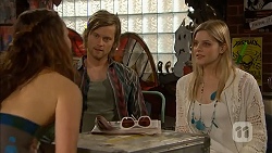 Rain Taylor, Daniel Robinson, Amber Turner in Neighbours Episode 7003