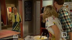 Sheila Canning, Georgia Brooks, Kyle Canning in Neighbours Episode 