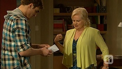 Kyle Canning, Sheila Canning in Neighbours Episode 