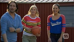 Brad Willis, Lauren Turner, Paige Novak in Neighbours Episode 