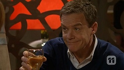 Paul Robinson in Neighbours Episode 