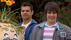 Nate Kinski, Chris Pappas in Neighbours Episode 