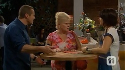Toadie Rebecchi, Sheila Canning, Naomi Canning in Neighbours Episode 7021