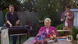 Gary Canning, Sheila Canning, Kyle Canning in Neighbours Episode 