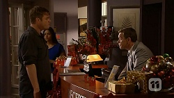 Gary Canning, Paul Robinson in Neighbours Episode 