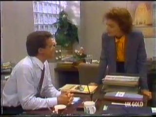 Paul Robinson, Gail Lewis in Neighbours Episode 