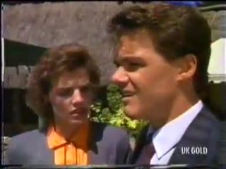 Gail Lewis, Paul Robinson in Neighbours Episode 0456