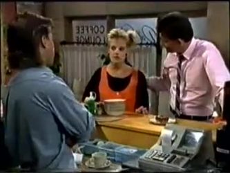 Mike Young, Daphne Clarke, Des Clarke in Neighbours Episode 0460