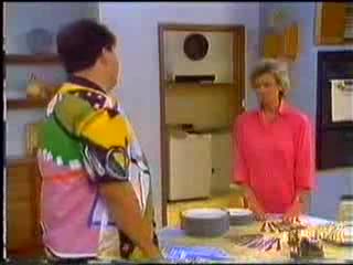 Dennis Wilton, Helen Daniels in Neighbours Episode 0468