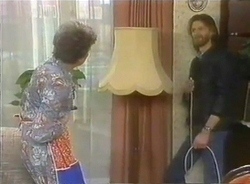 Nell Mangel, Carl Banks in Neighbours Episode 