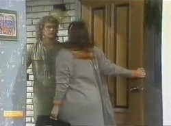 Henry Ramsay, Beverly Robinson in Neighbours Episode 0775