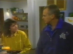 Beverly Robinson, Jim Robinson in Neighbours Episode 