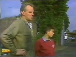 Jim Robinson, Todd Landers in Neighbours Episode 