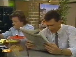 Mike Young, Des Clarke in Neighbours Episode 0779